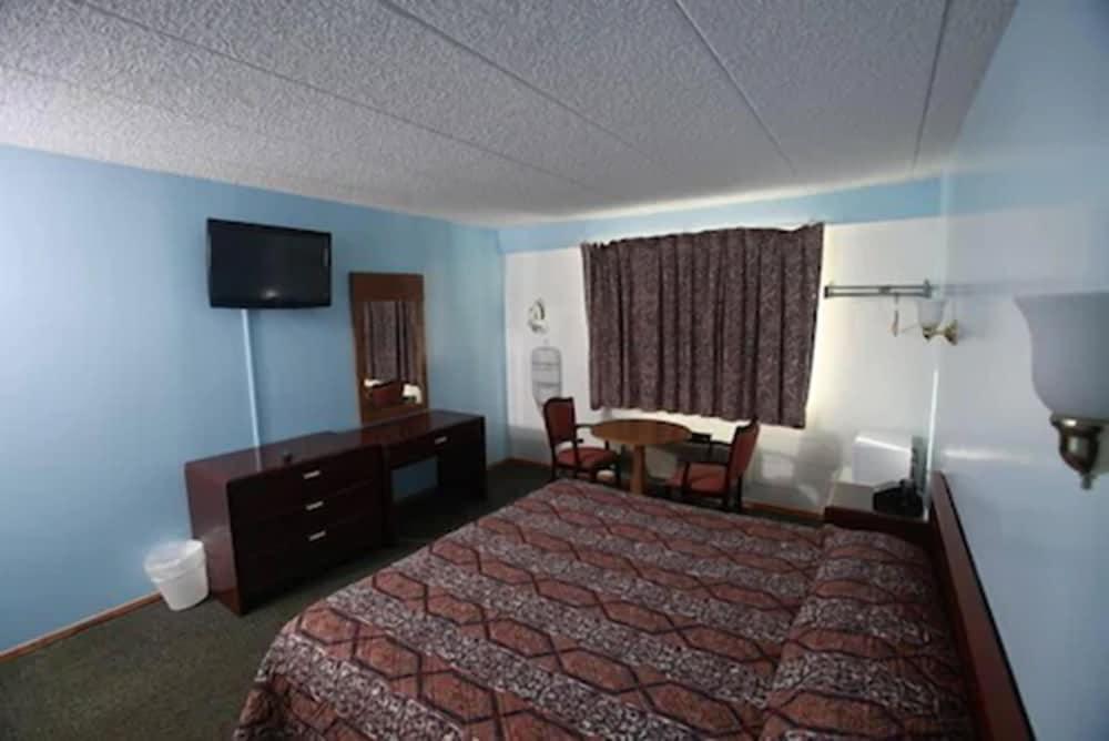 Meadowbrook Motor Lodge photo 13