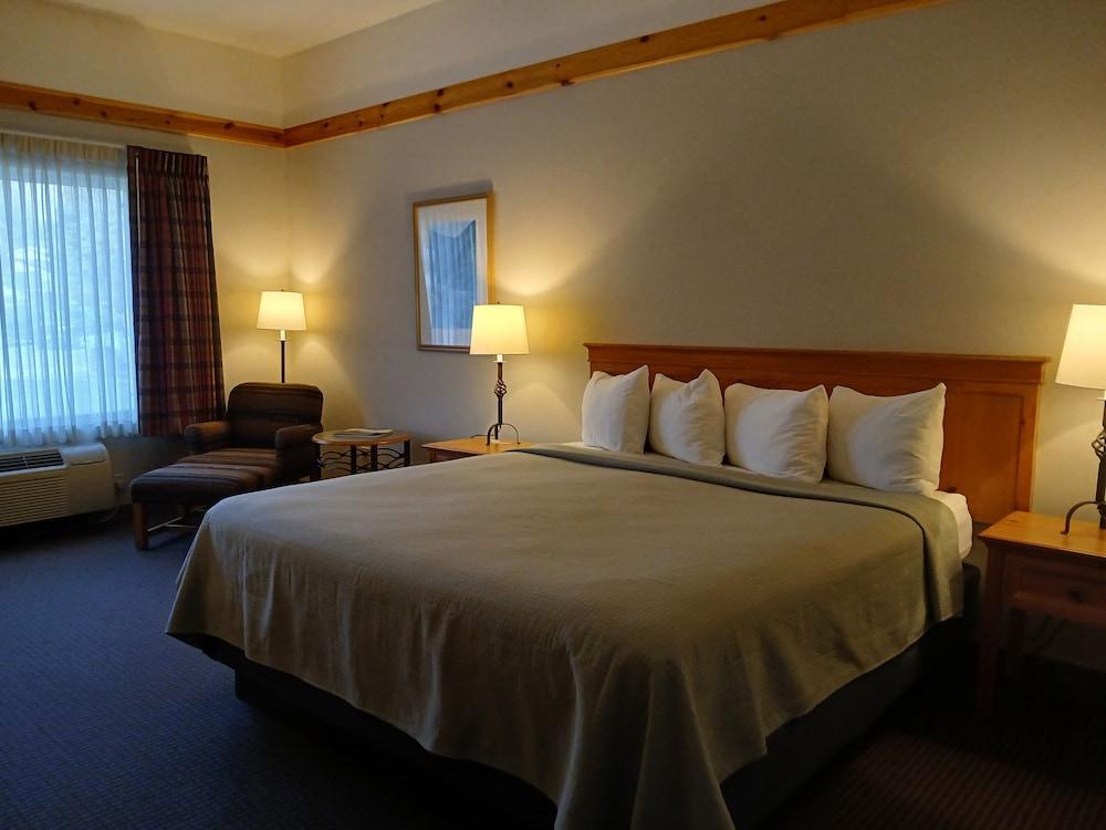 Salmon Rapids Lodge photo 29