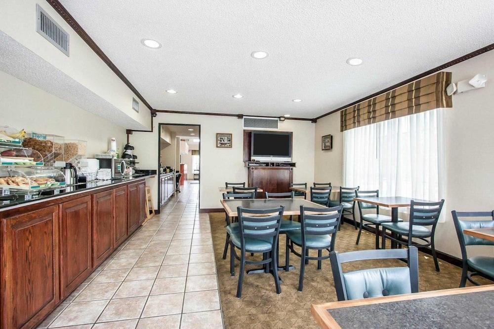 Quality Inn Savannah South photo 8