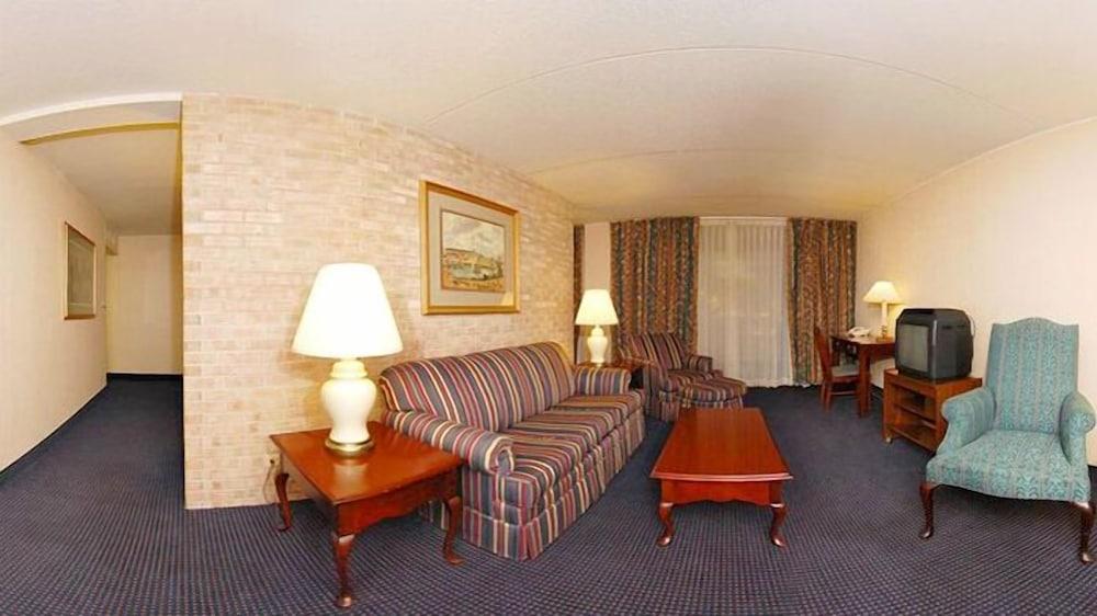 Quality Inn Somerset photo 8