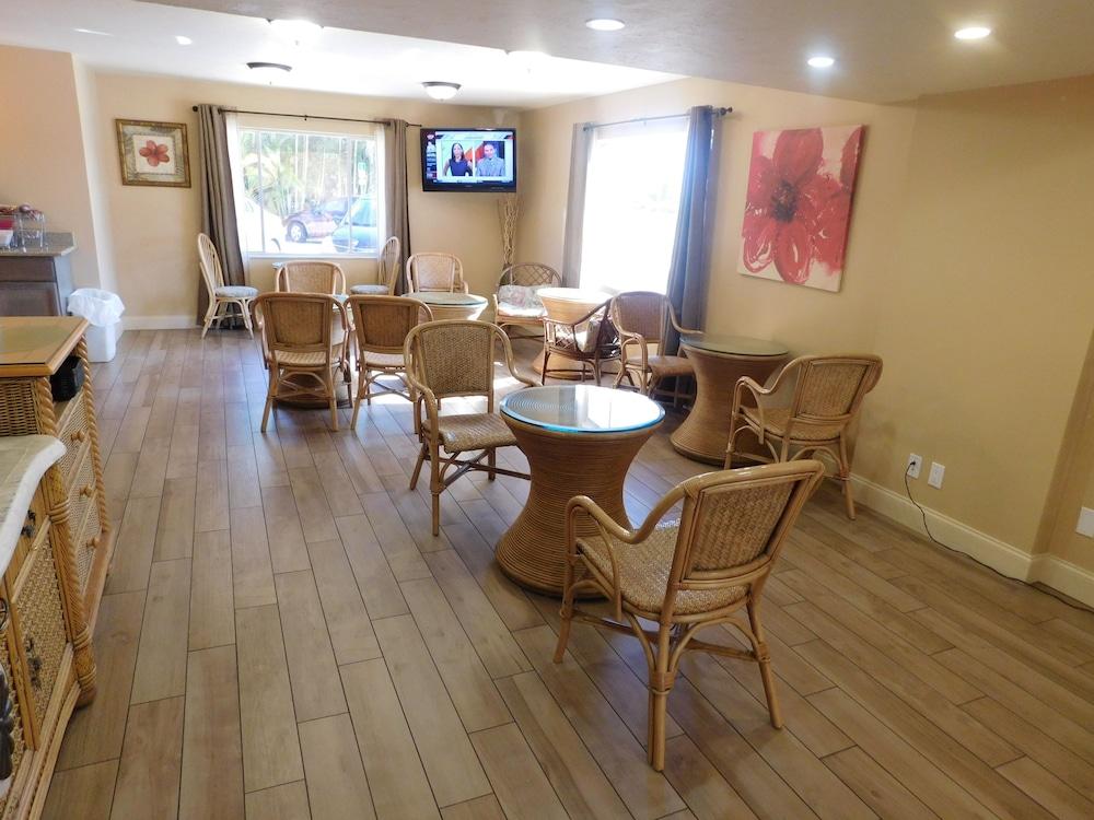 Hibiscus Suites - Gateway to Siesta Key photo 28