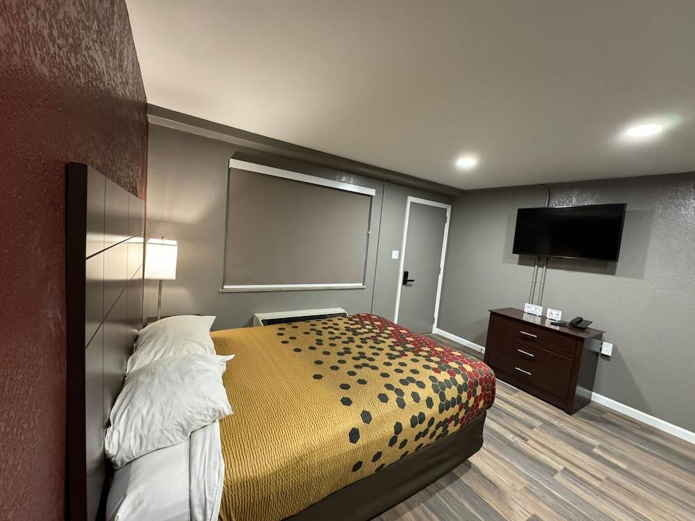 Residency Inn & Studios photo 10