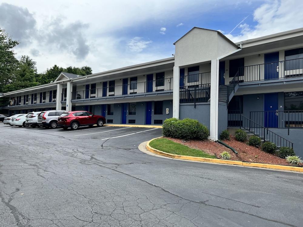 Days Inn by Wyndham College Park Airport Best Road photo 7