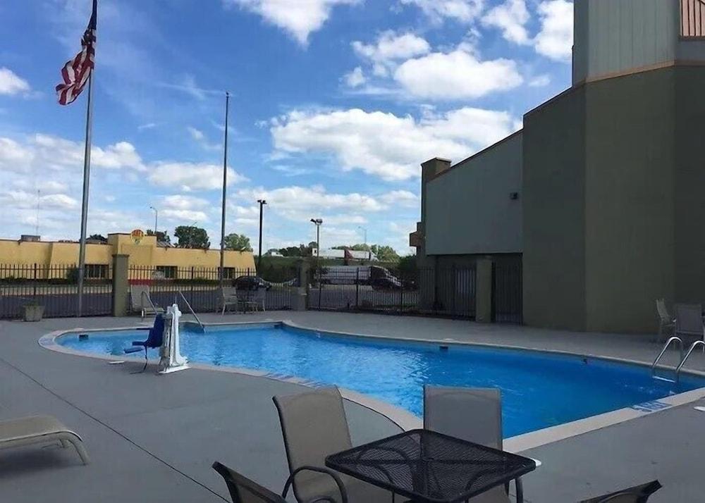 Country Inn & Suites by Radisson Indianapolis East photo 16