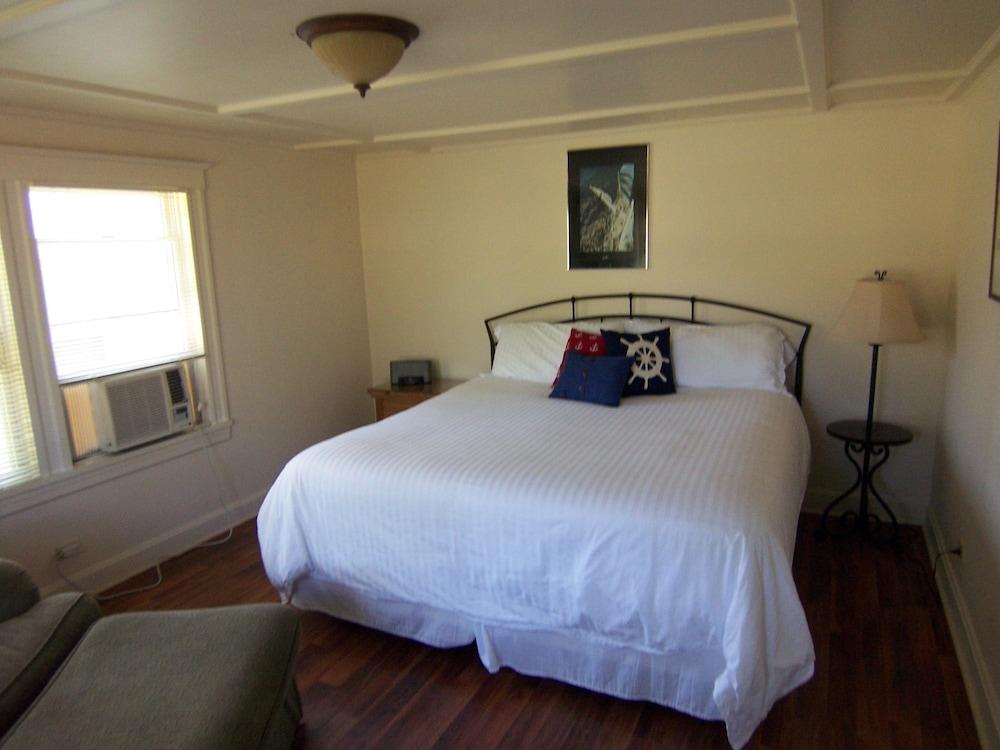 Wooden Boat Inn photo 35
