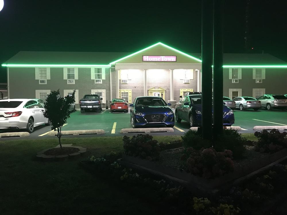 Hometown Inn & Suites photo 51
