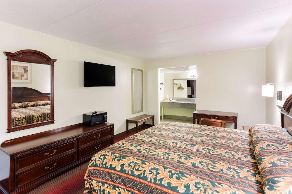 Rodeway Inn South Point photo 20