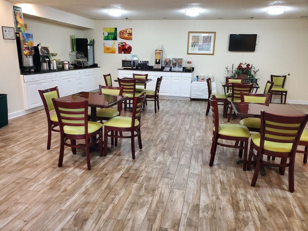 Quality Inn Andrews photo 18