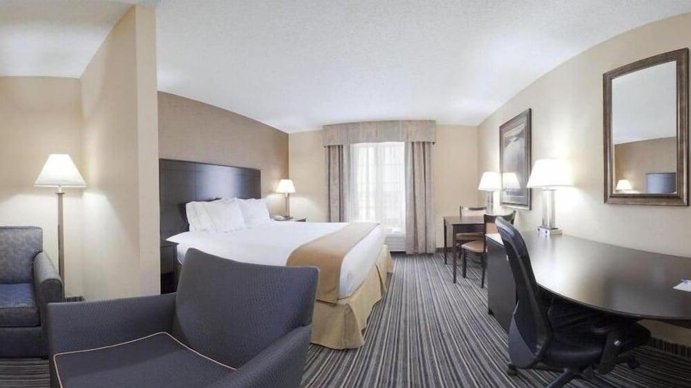 Holiday Inn Express Hotel & Suites Council Bluffs - Conv Ctr by IHG photo 13