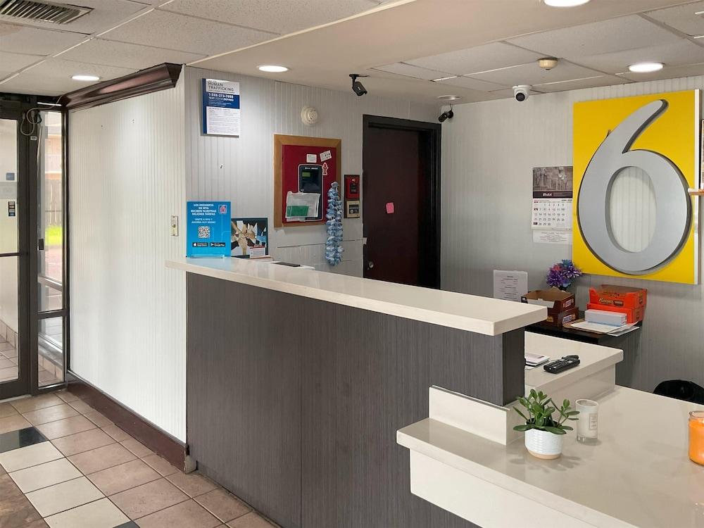 Motel 6 Baton Rouge, LA - East - I-12 photo 3