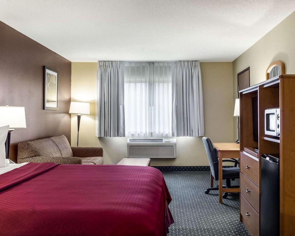 Travelodge by Wyndham Fargo West Acres photo 14