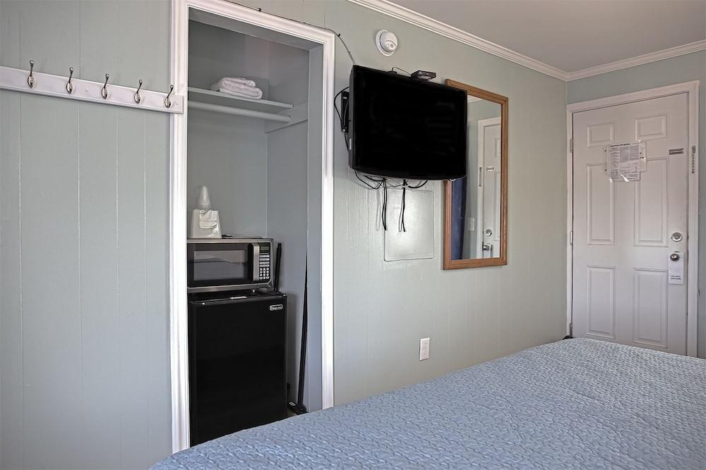 Colonial Inn Motel photo 4