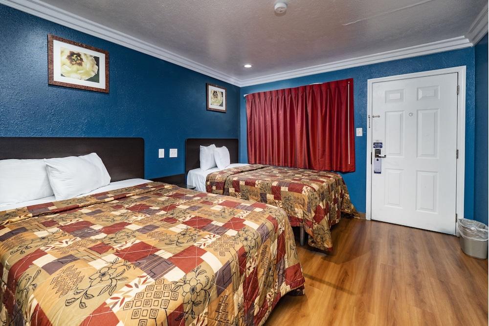 Travelodge by Wyndham Sacramento Convention Center photo 8