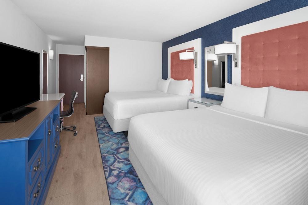 Hotel Indigo Mount Pleasant by IHG photo 5