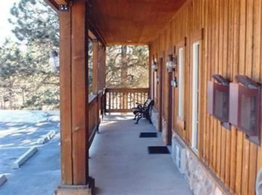 Eagle Fire Lodge & Cabins photo 44