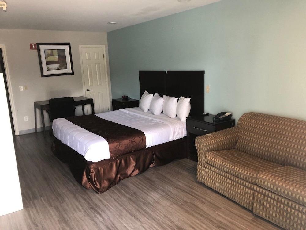 Cypress Inn photo 7