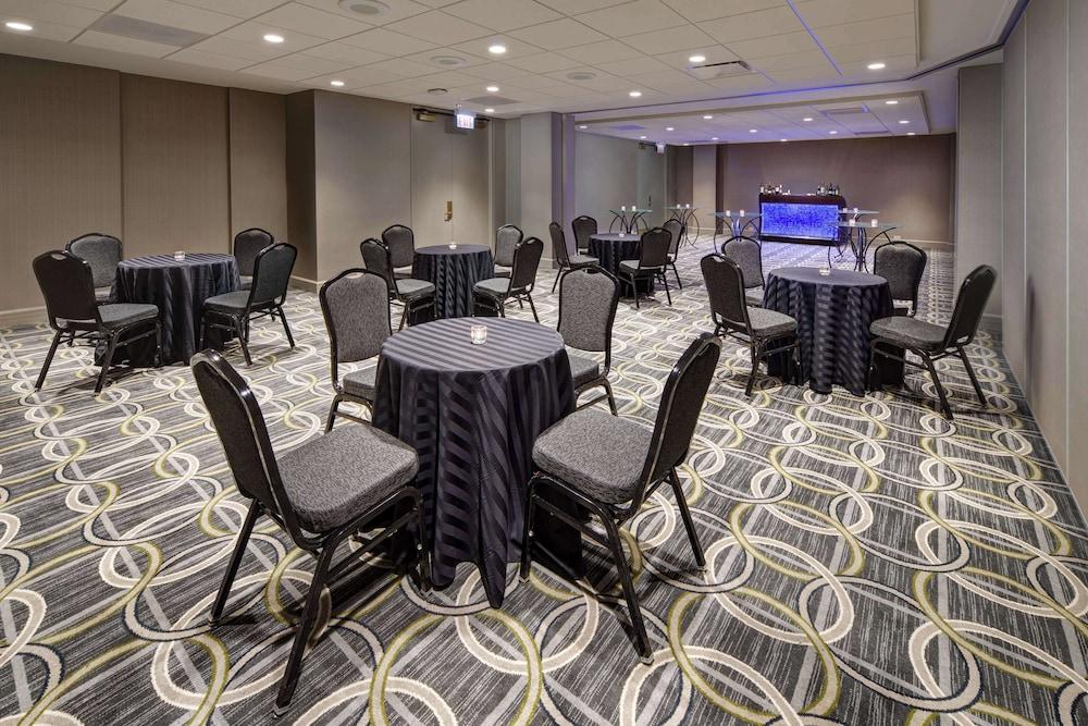 Hilton Chicago O'Hare Airport photo 42