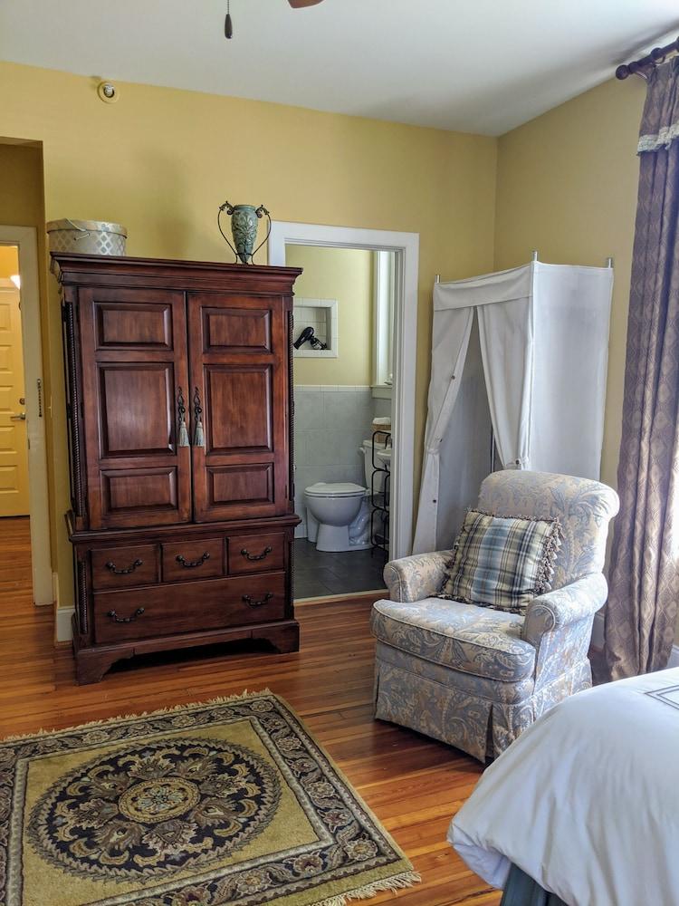 Grand Lux Inn photo 4