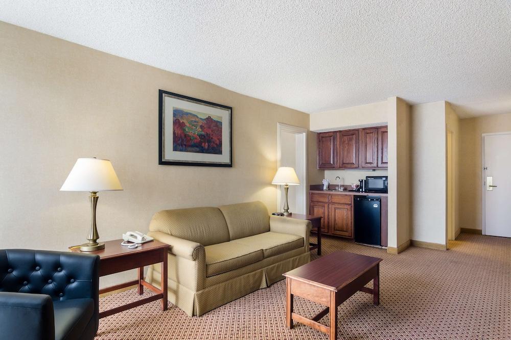 Red Lion Hotel & Conference Center Cheyenne photo 15