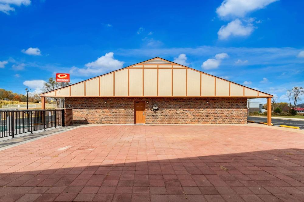 Econo Lodge Cornersville I-65 photo 4