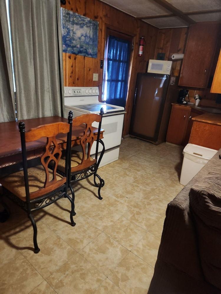 Big Sky Motel photo 15