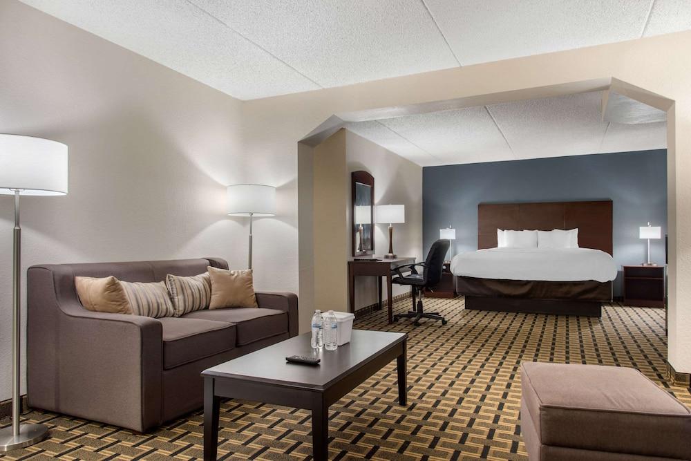 New Prague Inn & Suites photo 49