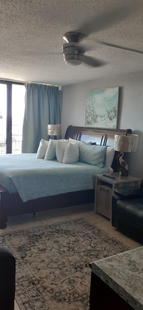 Hawaiian Inn Beach Resort photo 23