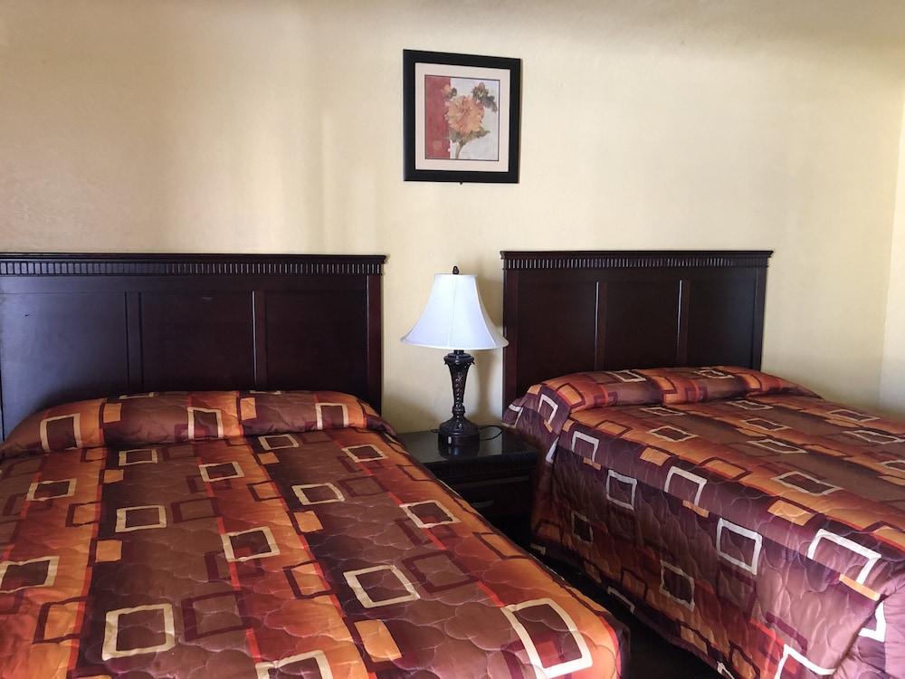 Economy Inn photo 3