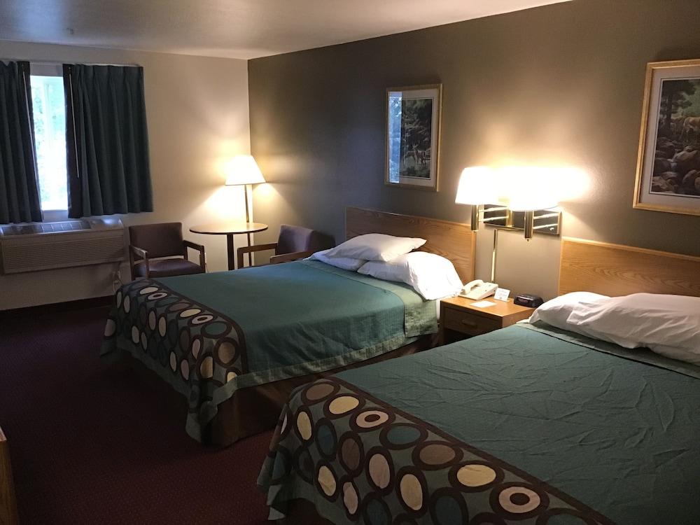 Super 8 by Wyndham Blackfoot photo 7
