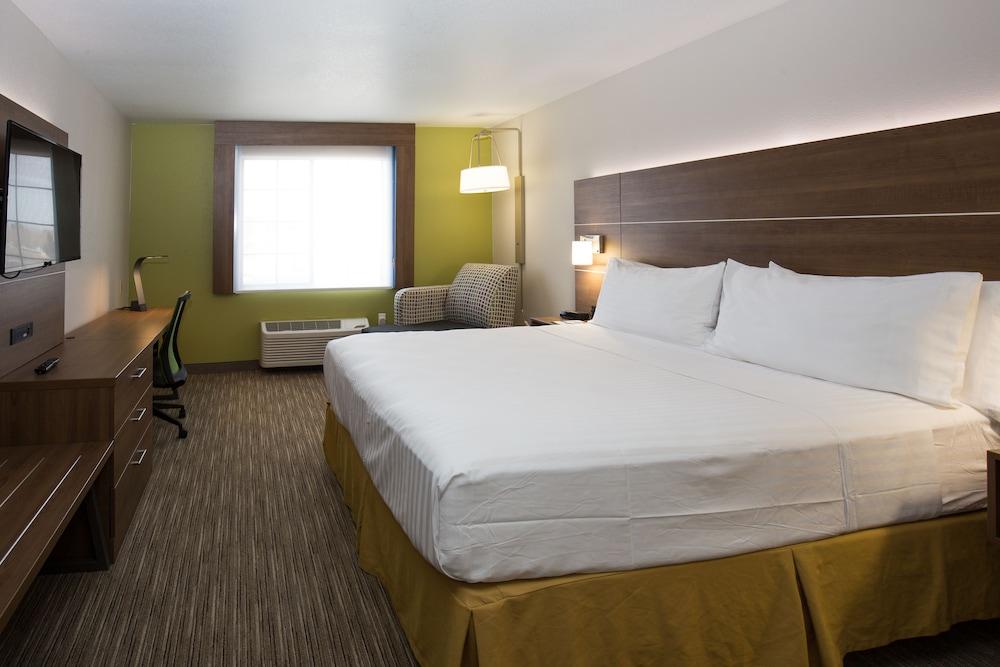 Holiday Inn Express Hotel & Suites Hesperia by IHG photo 6