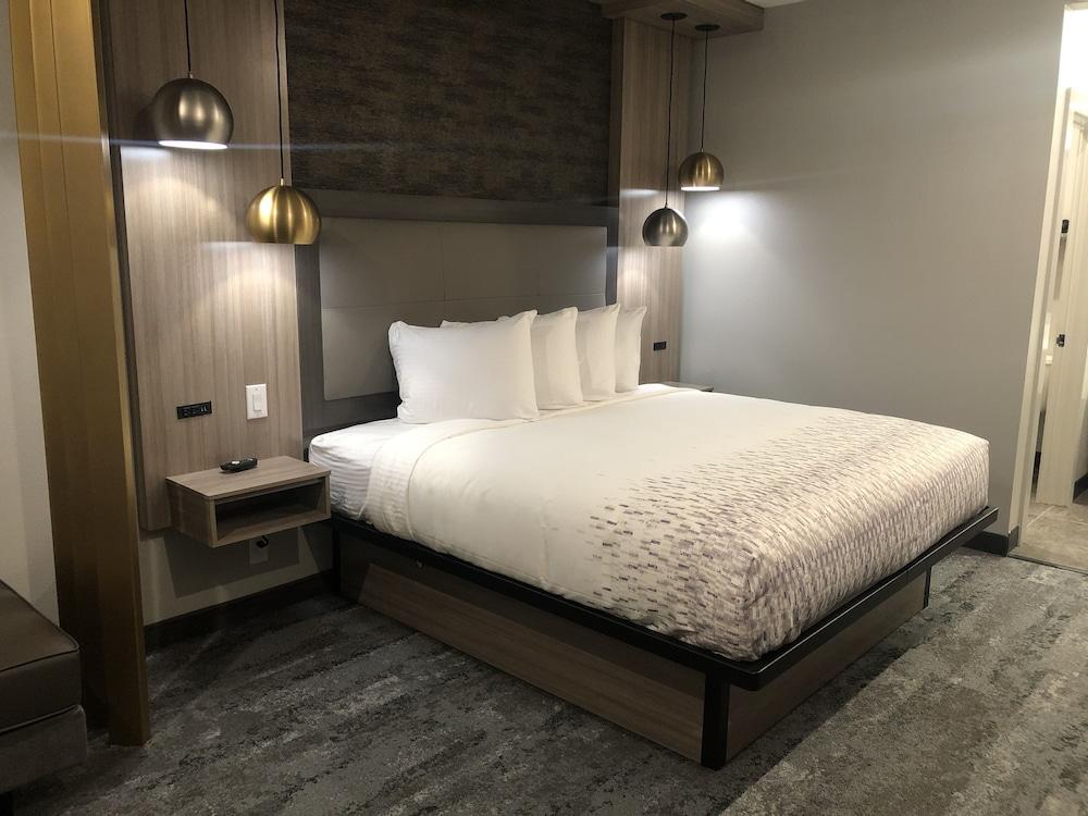Hotel Solara Hobby Airport photo 3