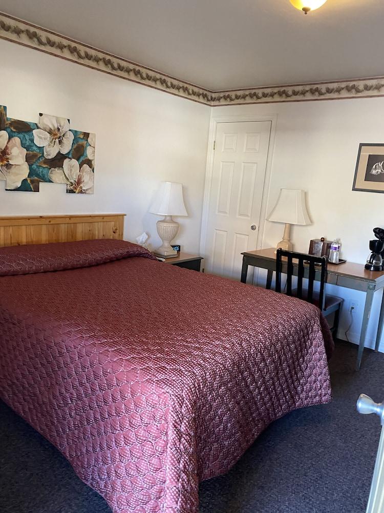 Rustic Inn Motel photo 45