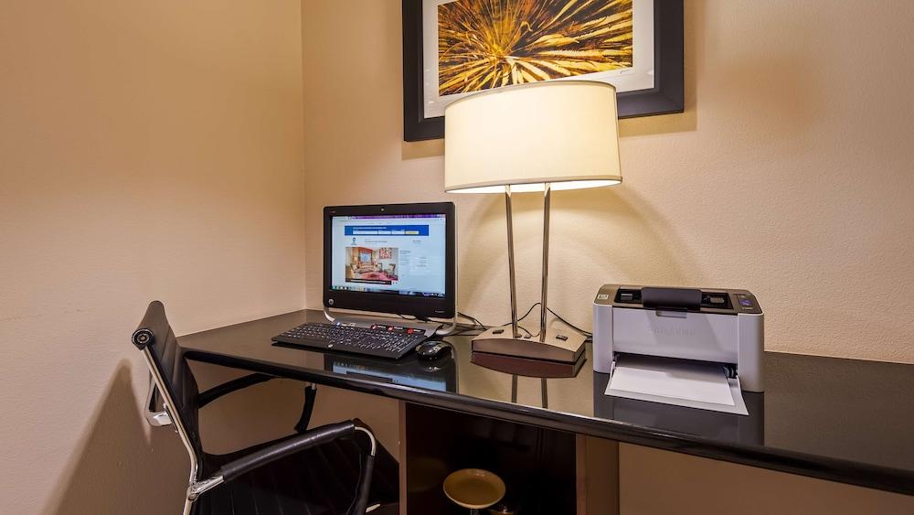 Best Western Fallon Inn & Suites photo 28