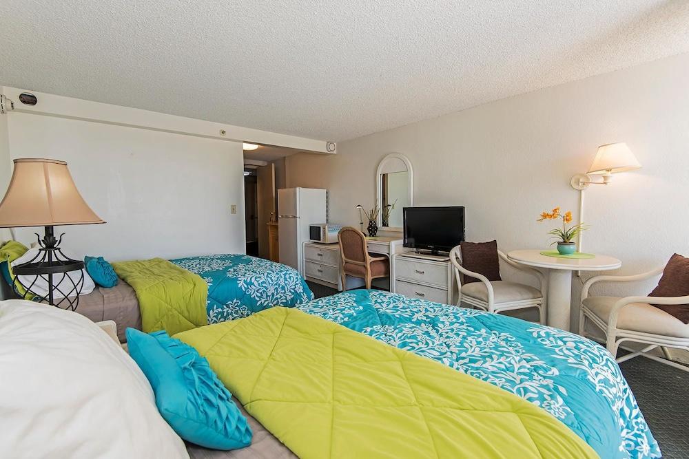 Island Colony by Hawaii Ocean Club photo 27