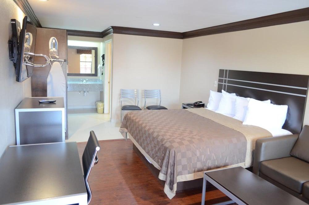 Regency Inn photo 4