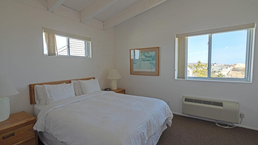 Sea Crest Resort photo 29