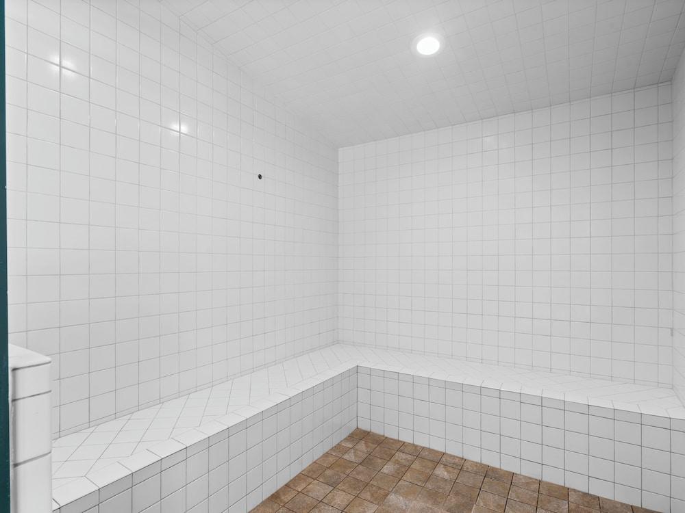 Newpark by All Seasons Resort Lodging photo 76