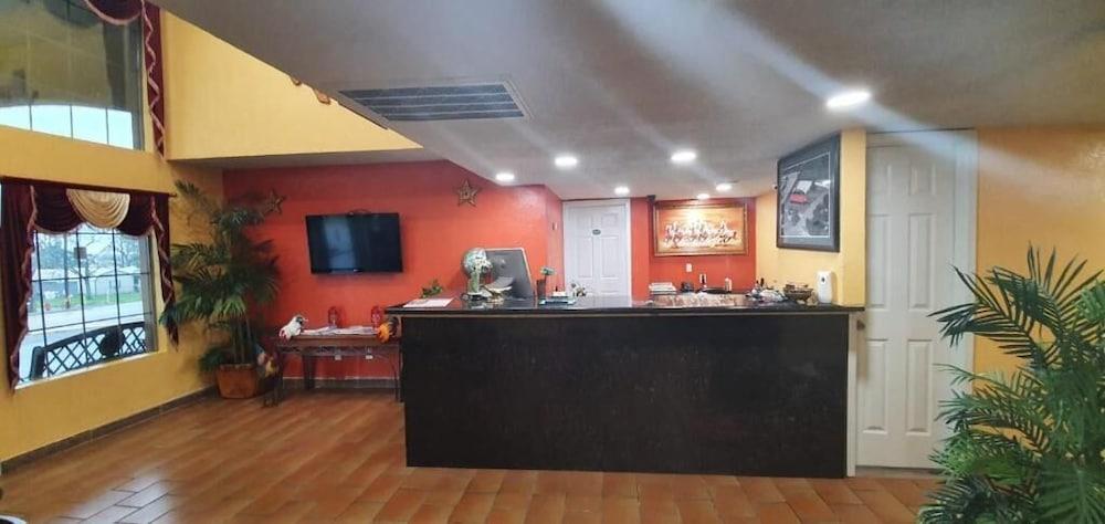 Chaparral Motel photo 3
