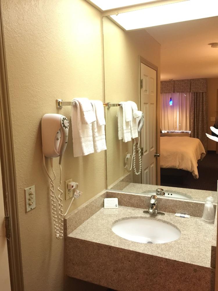 Americas Best Value Inn Garden City photo 22