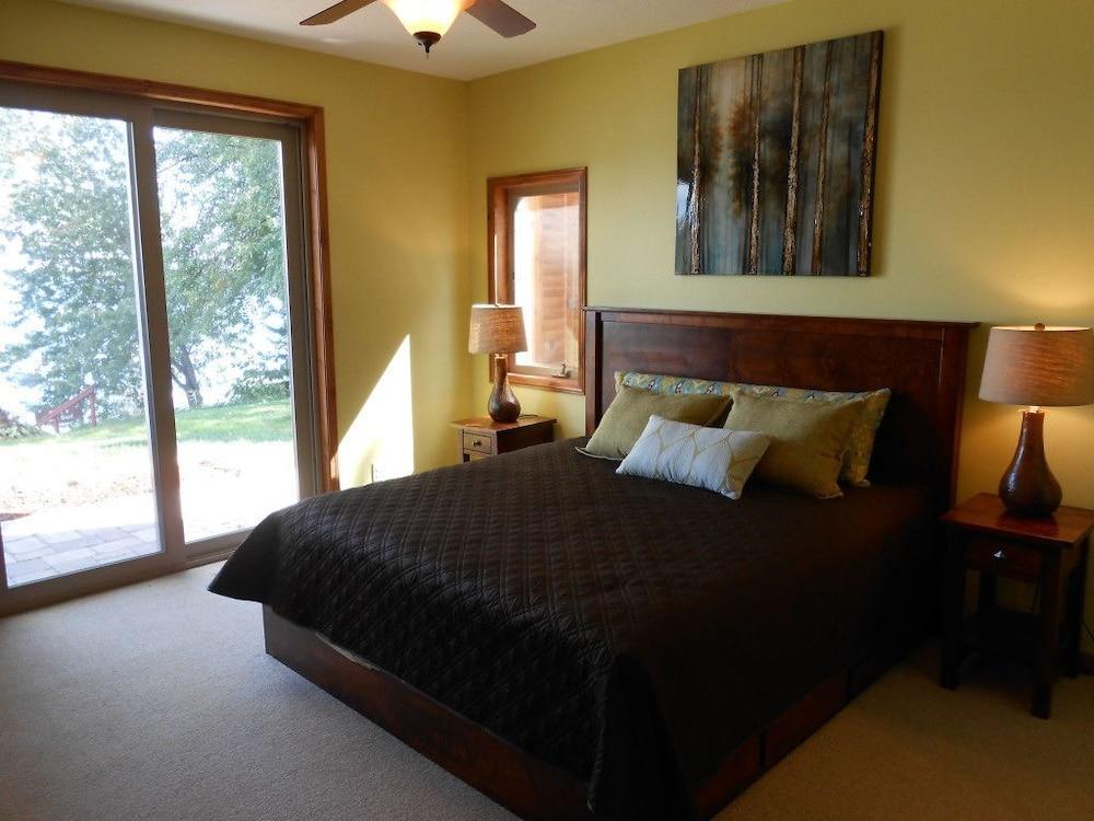 Quarterdeck Resort & Restaurant photo 3