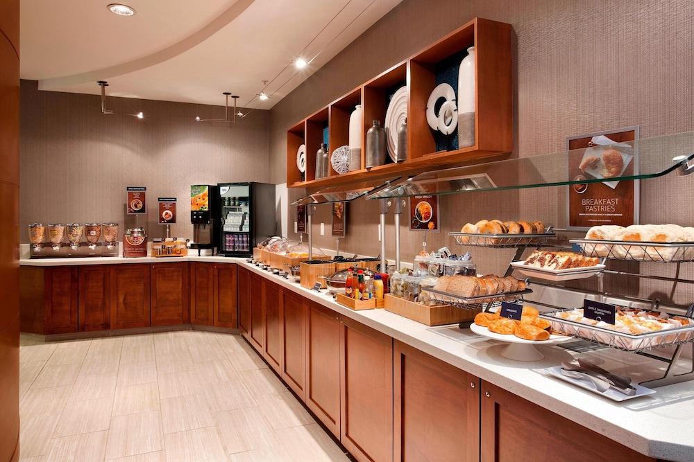 Springhill Suites Marriott Airport photo 16