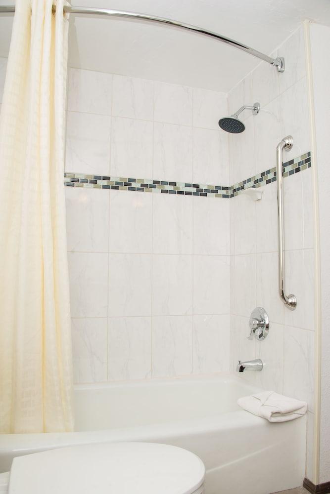 Chateau Big Bear Boutique Hotel, BW Signature Collection photo 24
