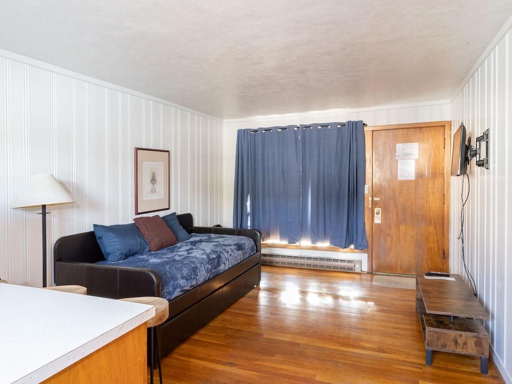 Siesta Motel photo 5