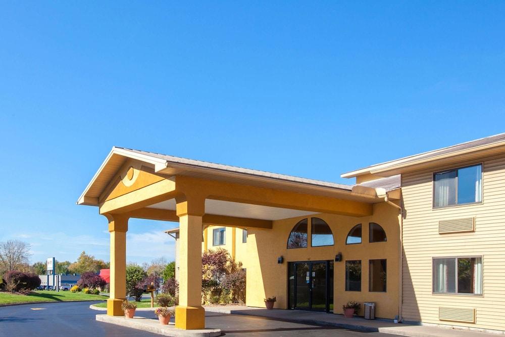 Super 8 by Wyndham Liverpool/Clay/Syracuse Area photo 10