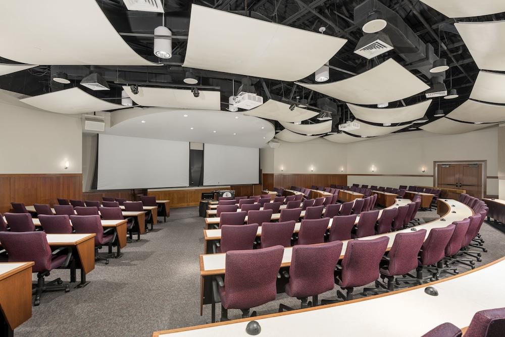 The Inn at Virginia Tech and Skelton Conference Center photo 34