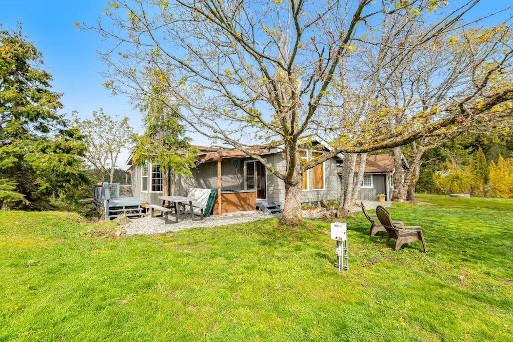 Deer Harbor Cottages photo 22
