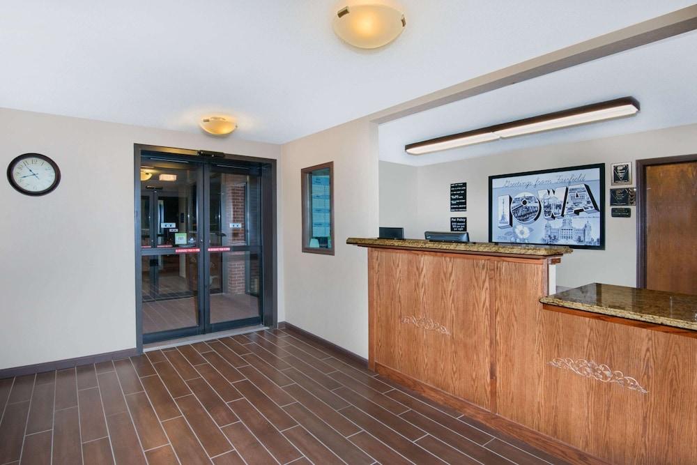 Super 8 by Wyndham Fairfield photo 8