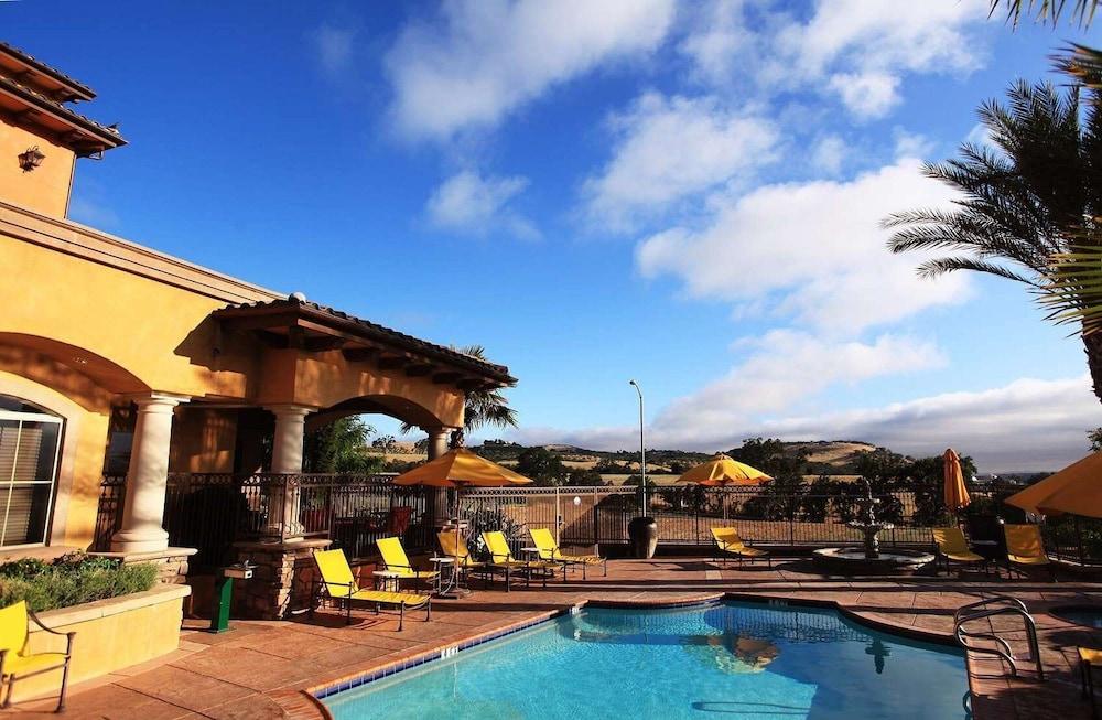 Bellasera Hotel & Suites Paso Robles, Tapestry by Hilton photo 3