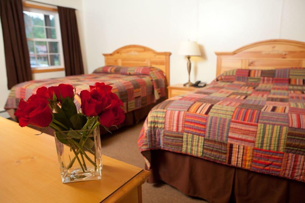 Blue Hill Lodge photo 25