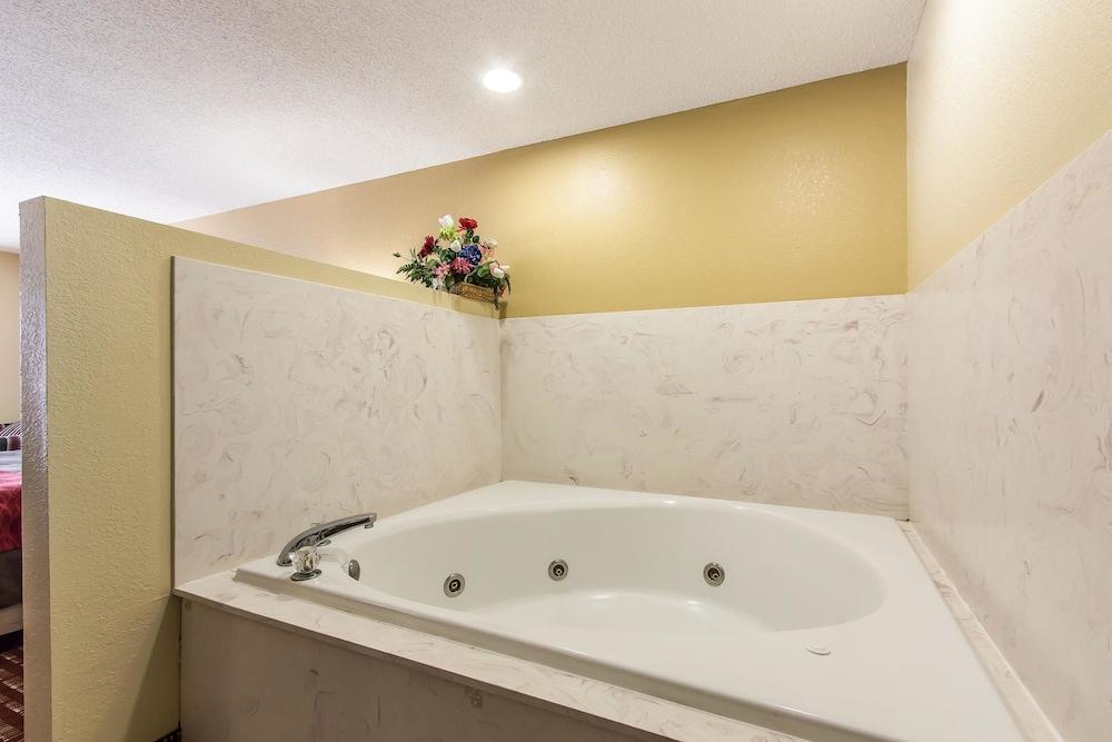Quality Inn Andalusia photo 6